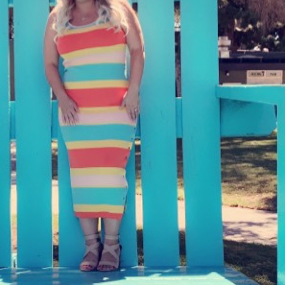 Bright maxi dress size large - Picture 5 of 5